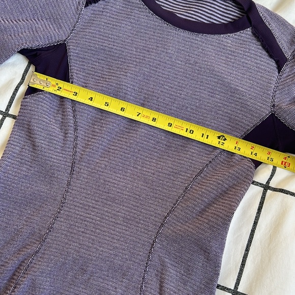 Lululemon Thick Long Sleeve Shirt With reflectors On Sleeve - Picture 12 of 14